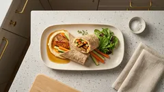 Wrapy z tempehem i warzywami – szybki lunch z sojowo-klonową glazurą