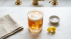 Whisky Sour krok po kroku – klasyczny koktajl, który łatwo zrobisz w domu